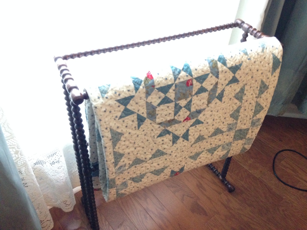 The Old Fashioned Baby Sewing Room My Antique Quilt Stand