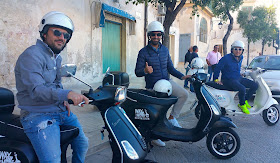 Le vespe e i ragazzi di Way To Move a Monopoli Le vespe e i ragazzi di Way To Move a Monopoli