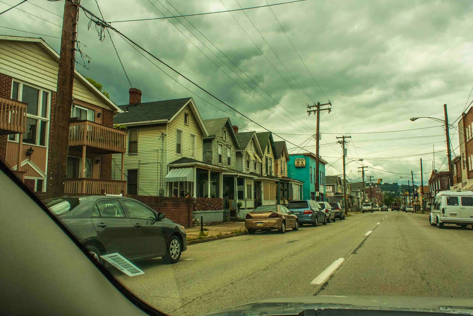 Ladee's Travels Charleroi, PA Drive through Town