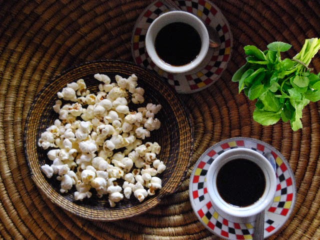 القهوة والفشار والجرجير اغذية صحية مفيدة