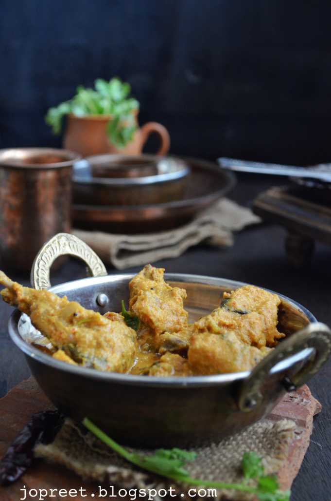 Mustard Chicken Gravy (Chicken cooked with Yellow Mustard Seeds