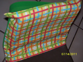 Green table chair pockets