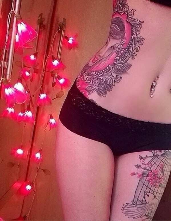 Кетти обожает розовый цвет и татуировки - порно фото