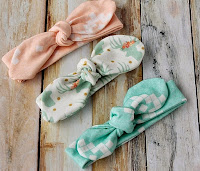 http://www.coralandco.com/2015/12/knot-bow-headband-pattern-and-tutorial-easy-diy-headband-for-baby-and-toddler-2.html