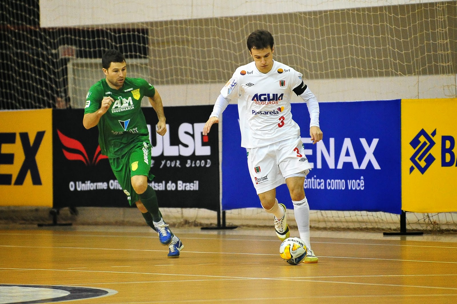 CAMISA 1 - FUTSAL: Orlândia e Joinville vencem fora de casa no