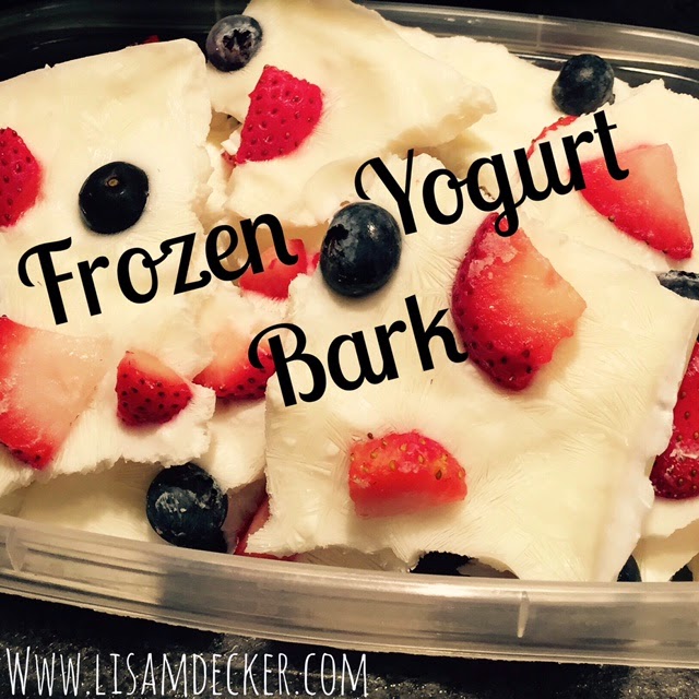Clean Eating, Meal Planning, Healthy Dessert, Picnic ideas, Healthy Snacks, 21 Day Fix approved recipe, Frozen Yogurt Bark