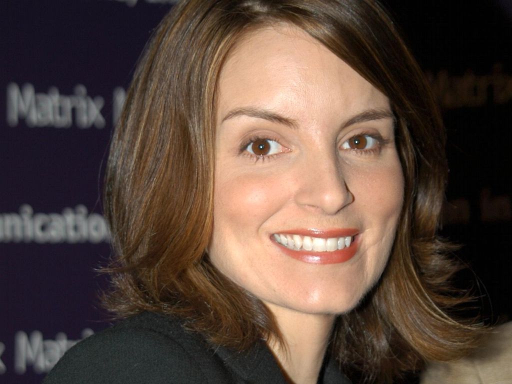 Short Hair Styles Celebrity Tina Fey Medium Length Hairstyle Picture