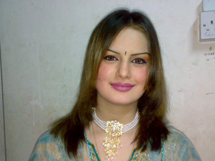 Pashto Cinema | Pashto Showbiz | Pashto Songs: Pashto Female Singer