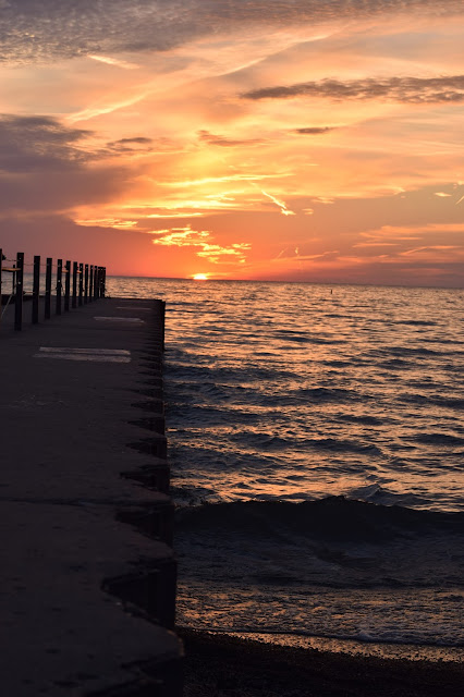 Lake Michigan sunrise by Marette Flora Rogers Park, sunrise, Chicago, Lake Michigan, Floradise