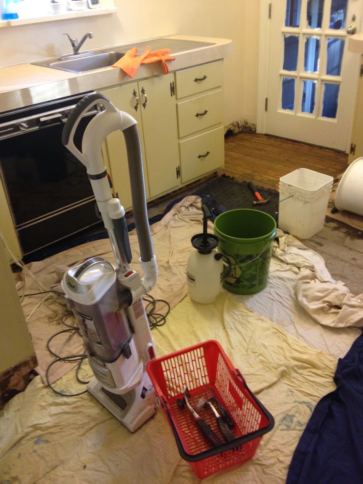 Removing Linoleum - Scraping Up Linoleum - Restoring Wood Floors - Ripping Up Linoleum - Removing Black Tar from Wood Floors Removing Linoleum - Scraping Up Linoleum - Restoring Wood Floors - Ripping Up Linoleum - Removing Black Tar from Wood Floors