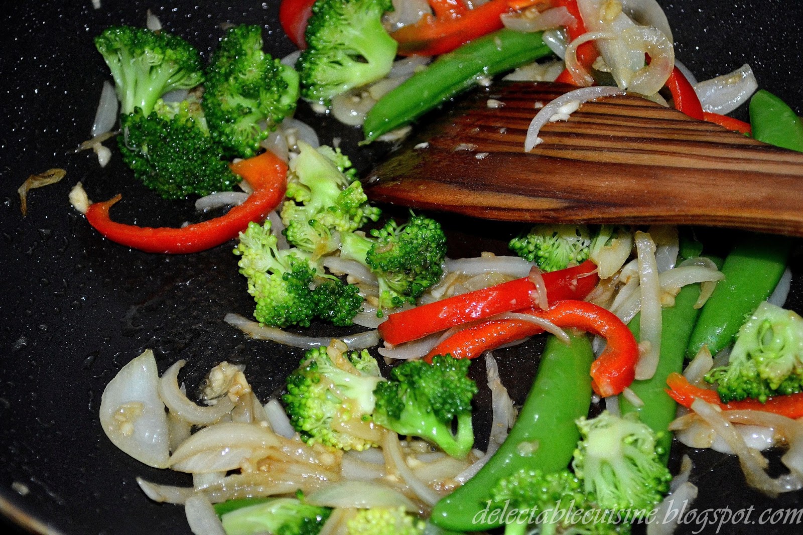 DELECTABLE CUISINE Stir Fried Veggies With Egg Tofu