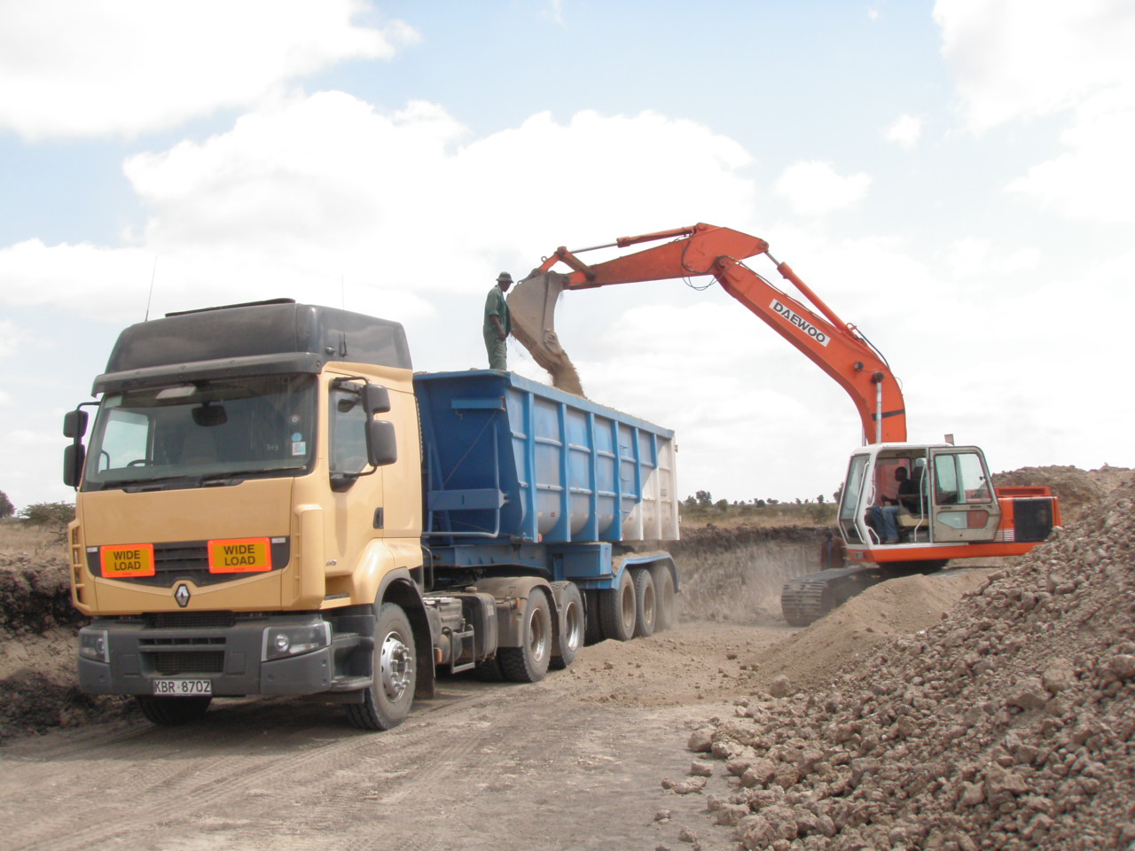 Bardens in Kenya Our French Truck, Brazilian trailer and Asian Excarvator