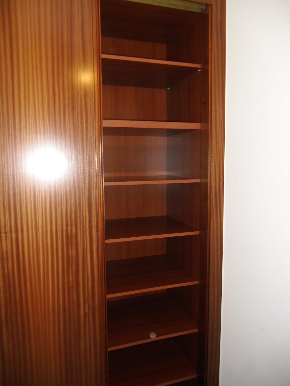 CARPINTERIA AGUETE: armarios en sapelly