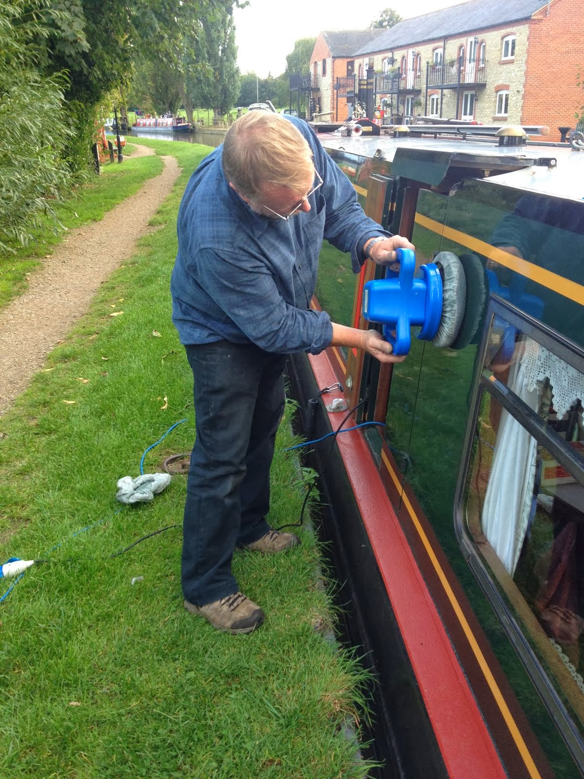 Narrow Boat Albert Boat Polishing