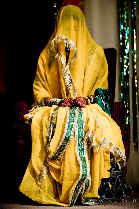 http://4.bp.blogspot.com/-3Ga9ol3LPzo/TdrXtMeI9tI/AAAAAAAABUA/5MYnqmt2M3E/s1600/yellow-dresses-for-mehndi-8.jpg