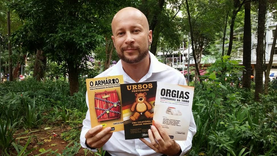 Fabrício Viana criou junto com amigos um site que será cadastrado todos os livros com temática LGBT