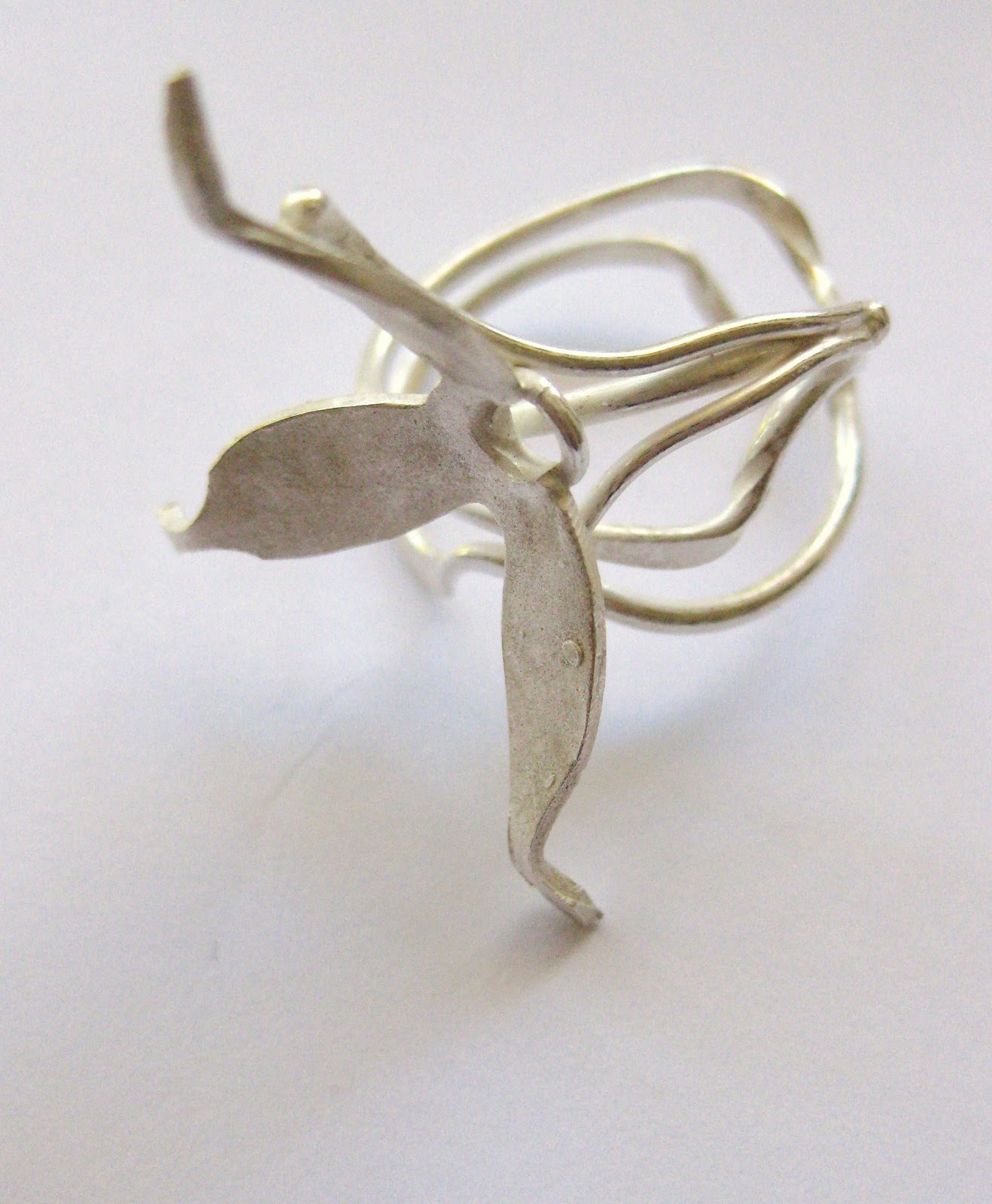 Michelle Pujol Contemporary jewellery Jingle bells!