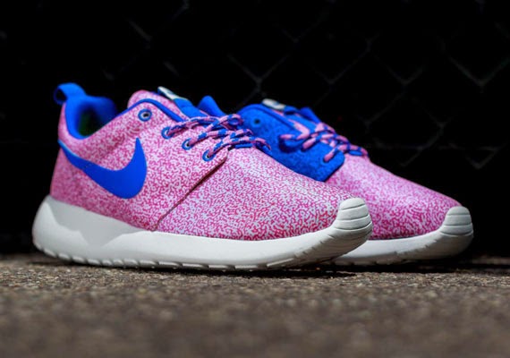 light pink roshe runs