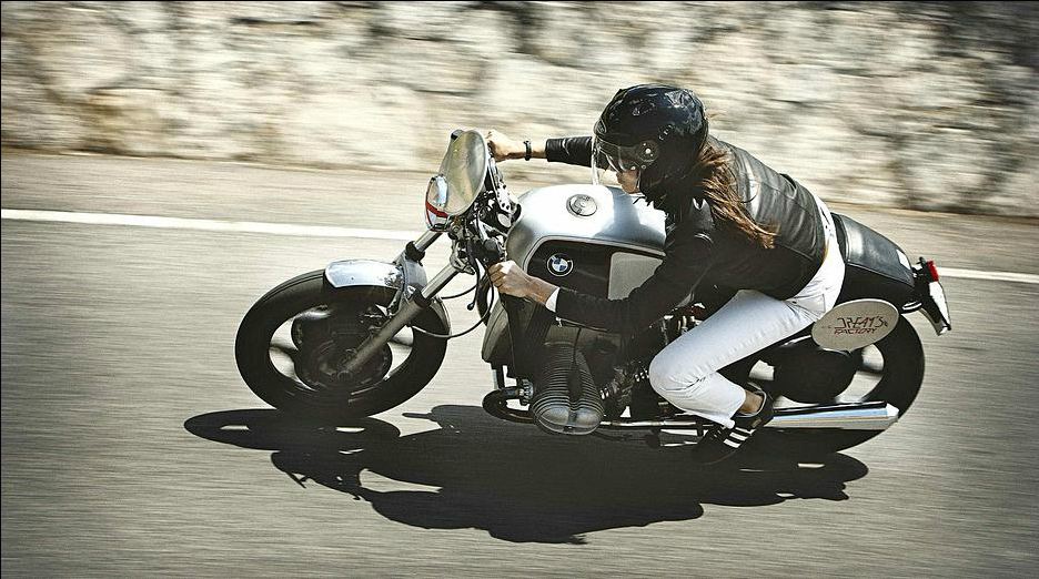 girlandwheels8negro8.jpg