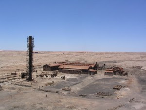 http://4.bp.blogspot.com/-3Kmjz8jIMHM/UIfnaKG0EuI/AAAAAAAACsg/NjFnZfbb31o/s400/Humberstone+and+Santa+Laura+Saltpeter+Works.jpg