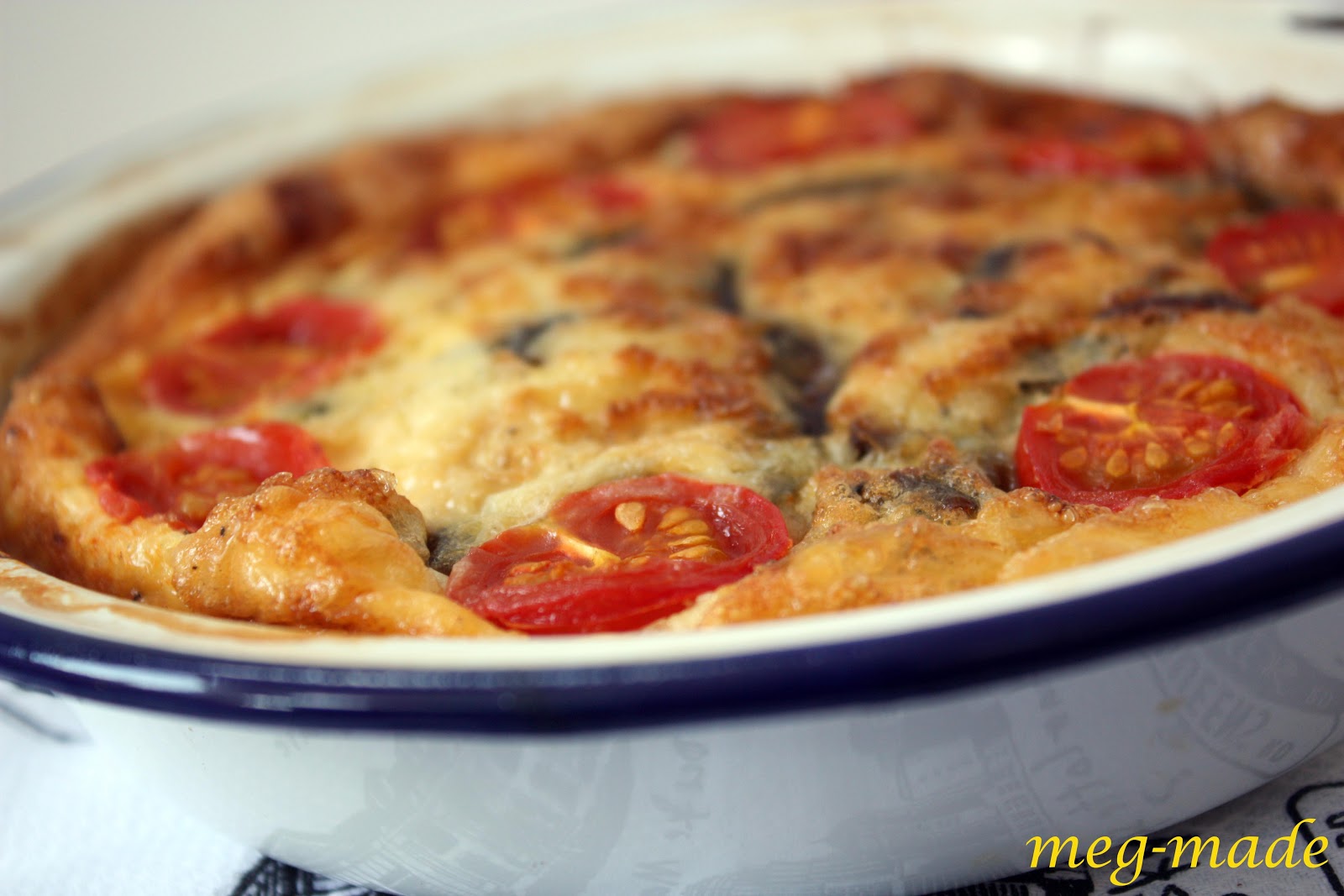 megmade Bacon, caramelised onion and tomato frittata