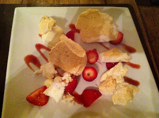 Strawberries and black pepper meringue Strawberries and black pepper meringue