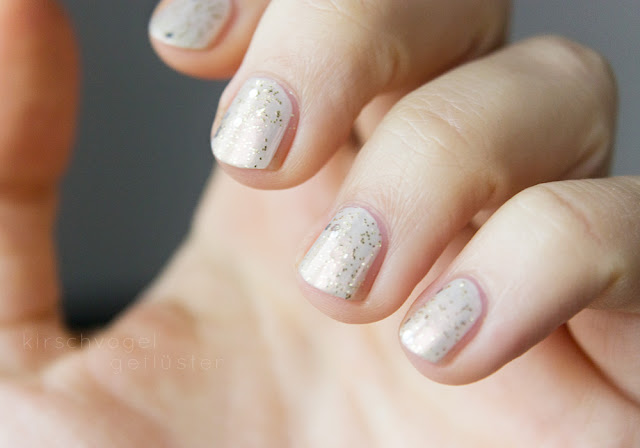 massala chai & for the thrill aufgetragen sally hansen for the thrill nail polish laquer winter manicure