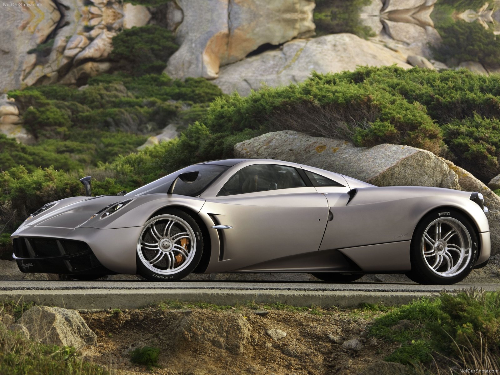 http://4.bp.blogspot.com/-3PCB0i41dA8/US_l7p21sOI/AAAAAAAADhY/TVJd-gsTaBs/s1600/Pagani+Huayra+Wallpapers+(5).jpg