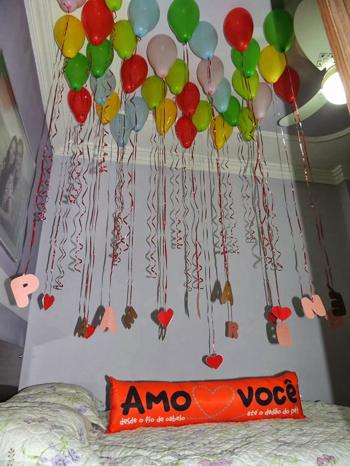 um caminho de corações que iam da porta de entrada do apê até o um caminho de corações que iam da porta de entrada do apê até o