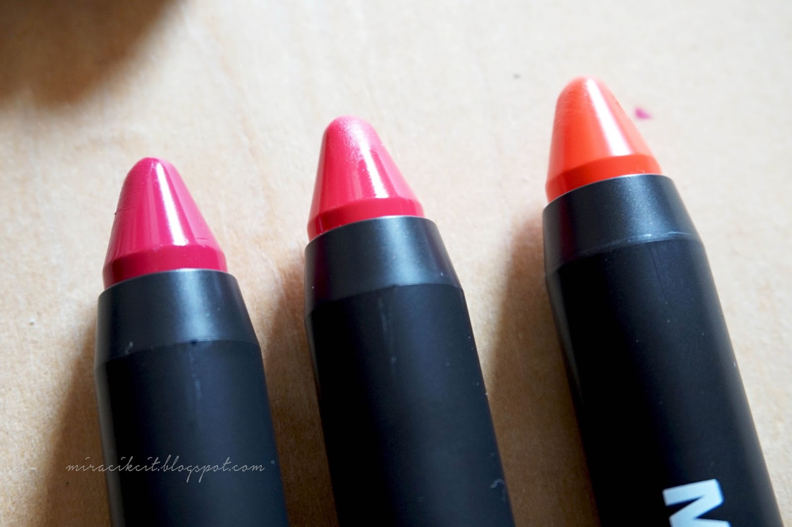 Review Silky Girl Matte Fever Lipcolor Balms & Magic BB OilControl
