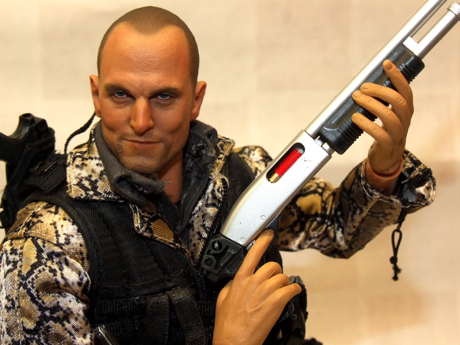 Small Characters Virtual Toys. Tallahassee de zombieland (Review)