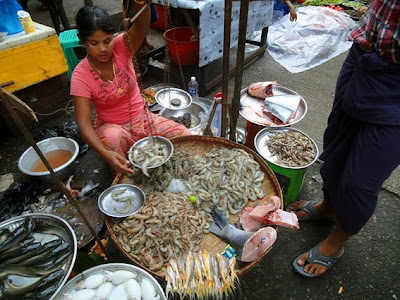 street market selling seafood
