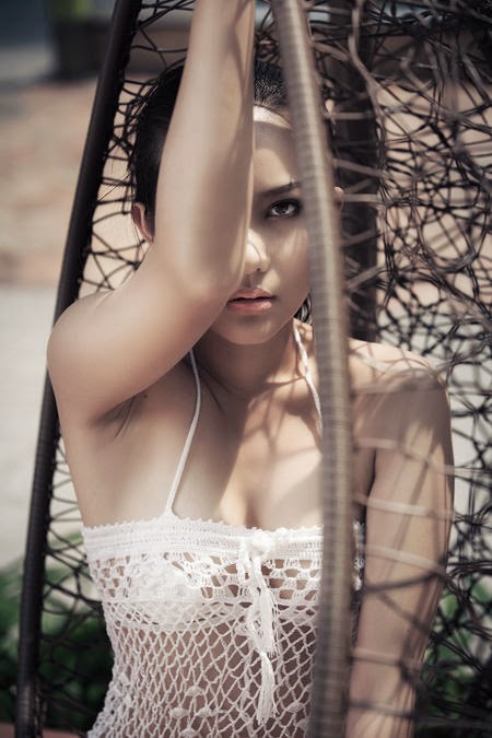 Girl Bikini Phan Nhu Thao sexy poolside Girl Bikini Phan Nhu Thao sexy poolside