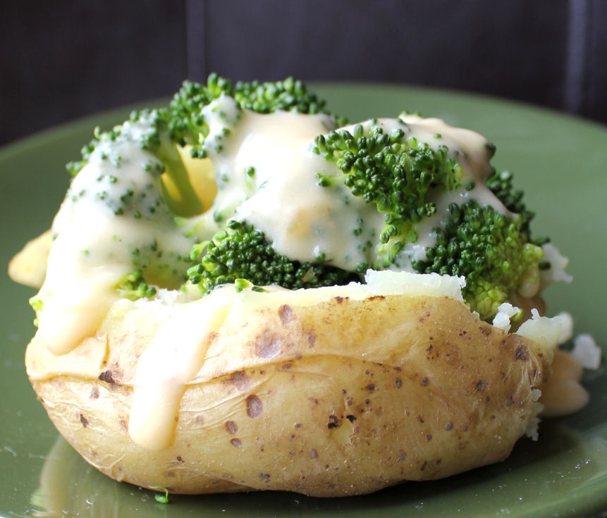 Baked Potatoes (Crock Pot) with Broccoli and Cheddar Sauce Jamie