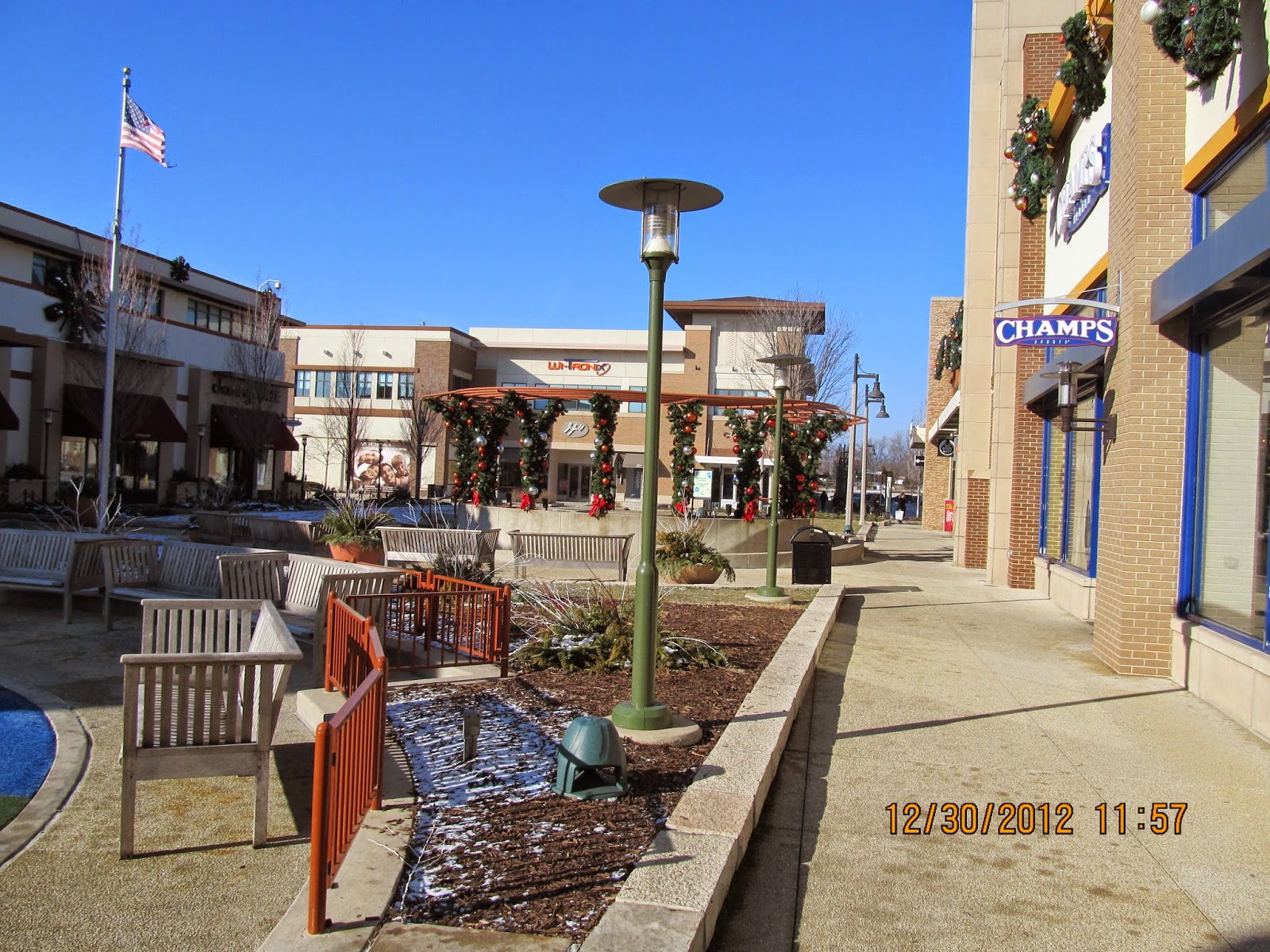 Trip to the Mall The Promenade Bolingbrook (Bolingbrook, IL)