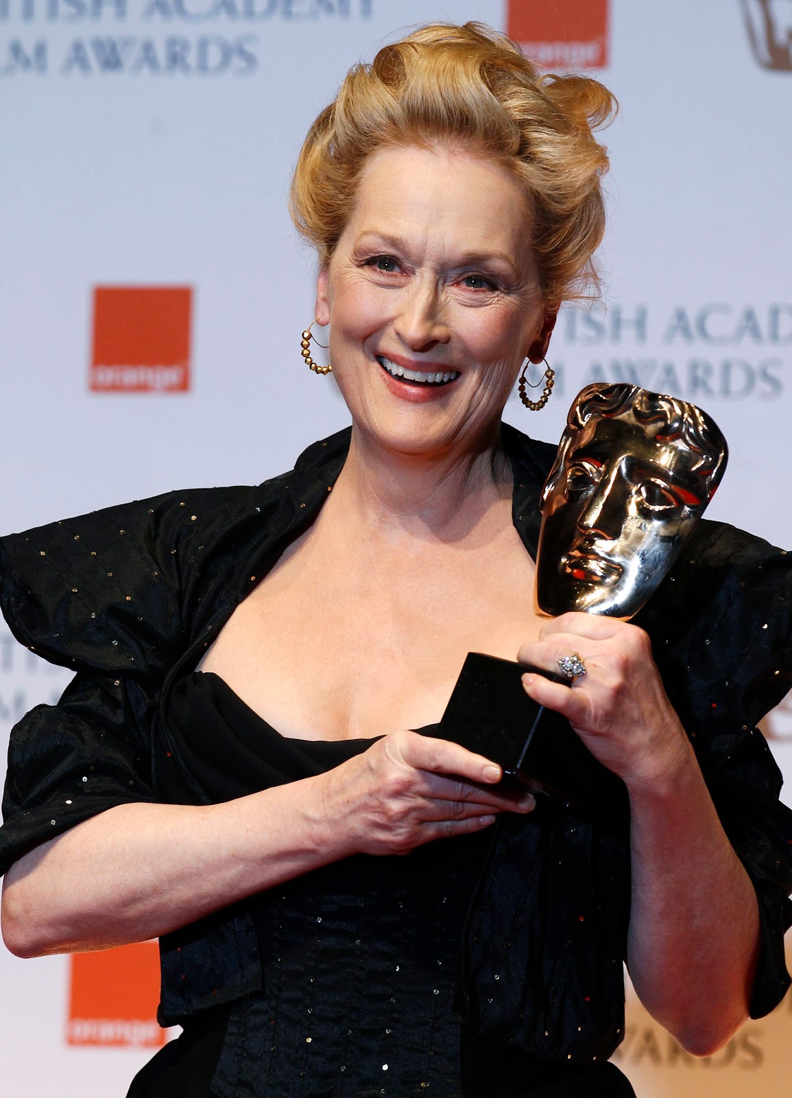 http://4.bp.blogspot.com/-3SBlPj_I0G4/TzgyQm__LBI/AAAAAAAAGMU/npnxowUb1Ww/s1600/meryl-streep.jpg