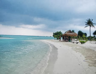 Wisata Menarik di Pulau Eksotis pulau pari