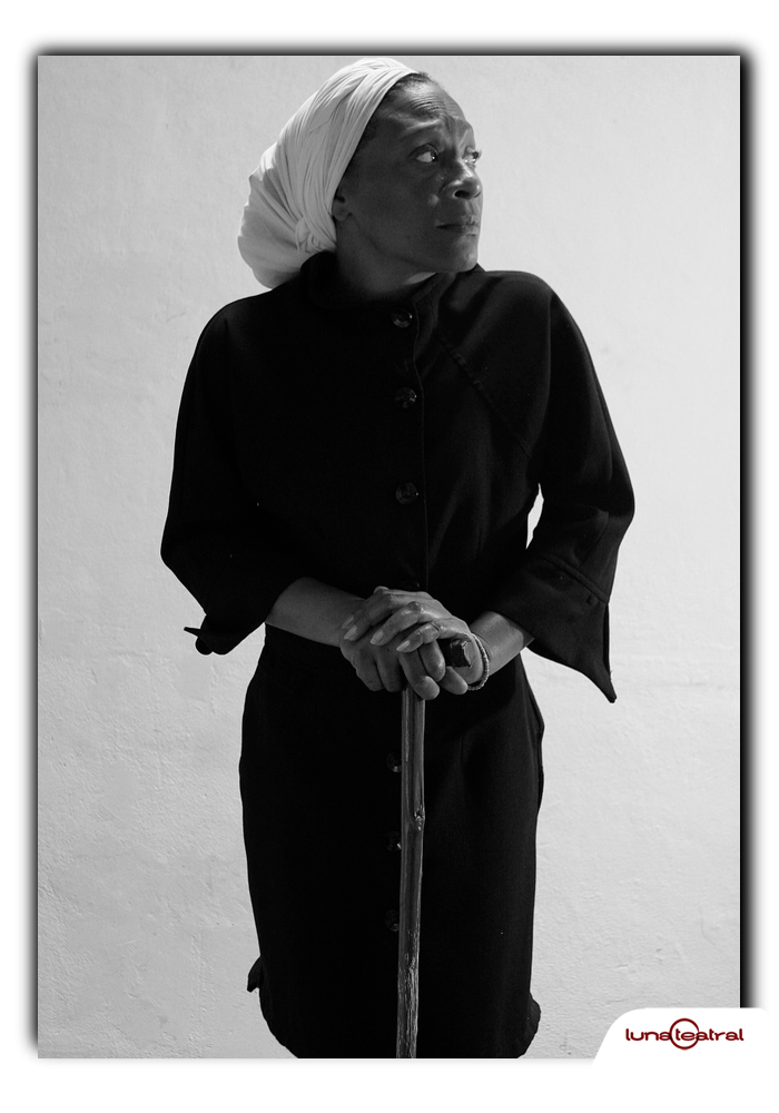 Luna Teatral La cadena Invisible de Carlos Ferrera