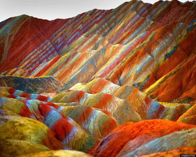 http://unofficialnetworks.com/2014/07/10-images-chinas-rainbow-mountains