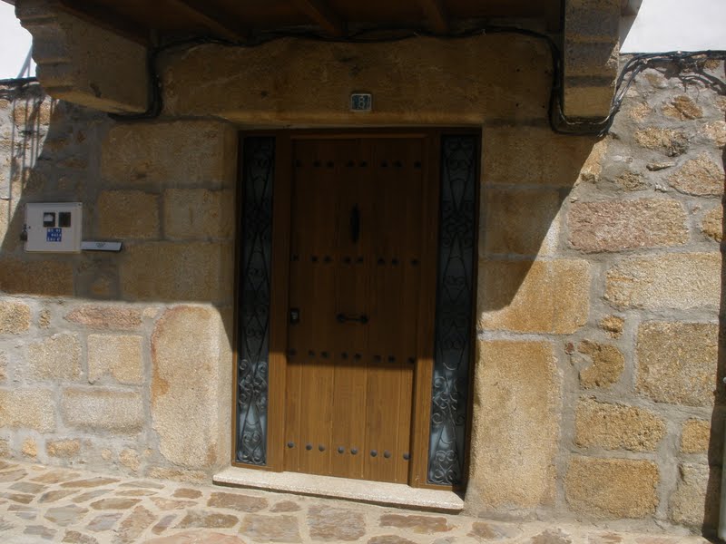 villa del campo: Puertas y Dinteles de Villa del Campo
