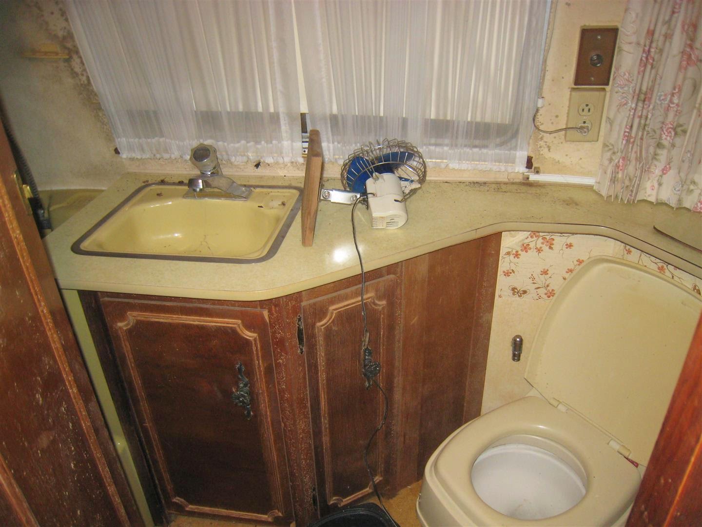 Project Avion Bathroom Countertop Replacement