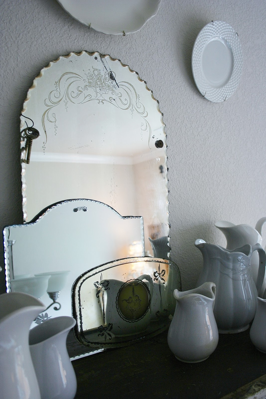 The Farmhouse Porch Got old antique frames laying around? Simple Chic