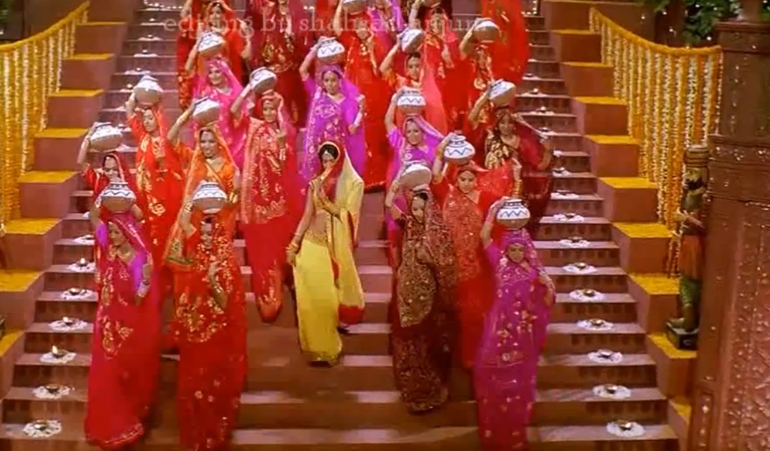 priyanka chopra mehndi dress