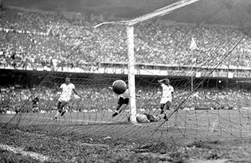 Imagens marcantes copa do mundo 1950 Gol do título Uruguai copa do mundo de 1950