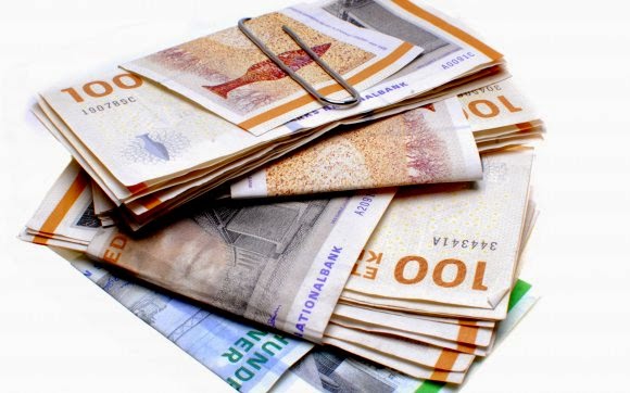 Penge som du kunne stå med i hånden vha. kviklån penge, kviklån, hurtige penge, billige lån, smslån