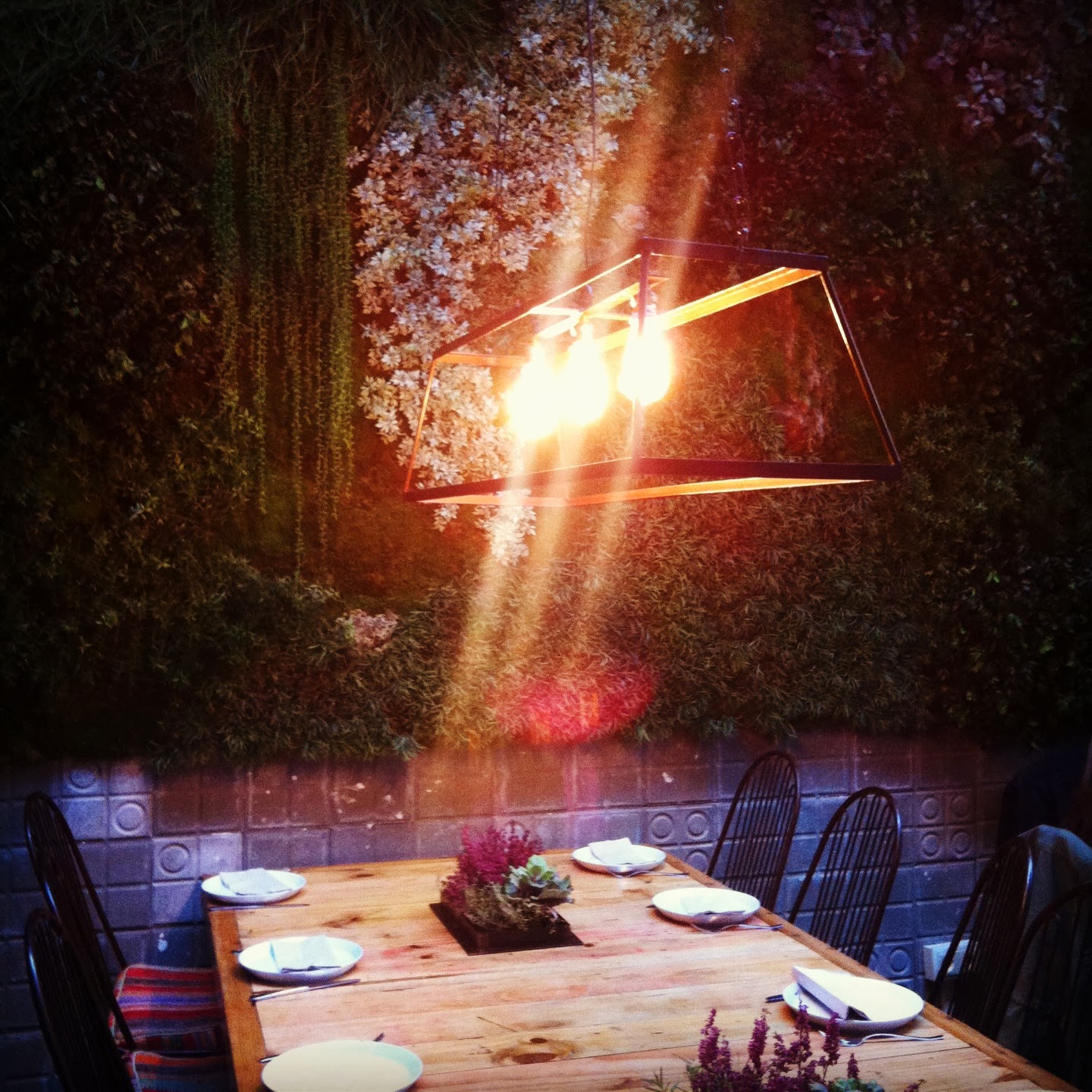 Mad Queens EL PATIO DEL FISGÓN