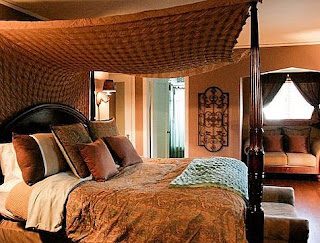 Arab Style Romantic Bedroom Idea