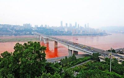 sungai yangtze bertukar merah4