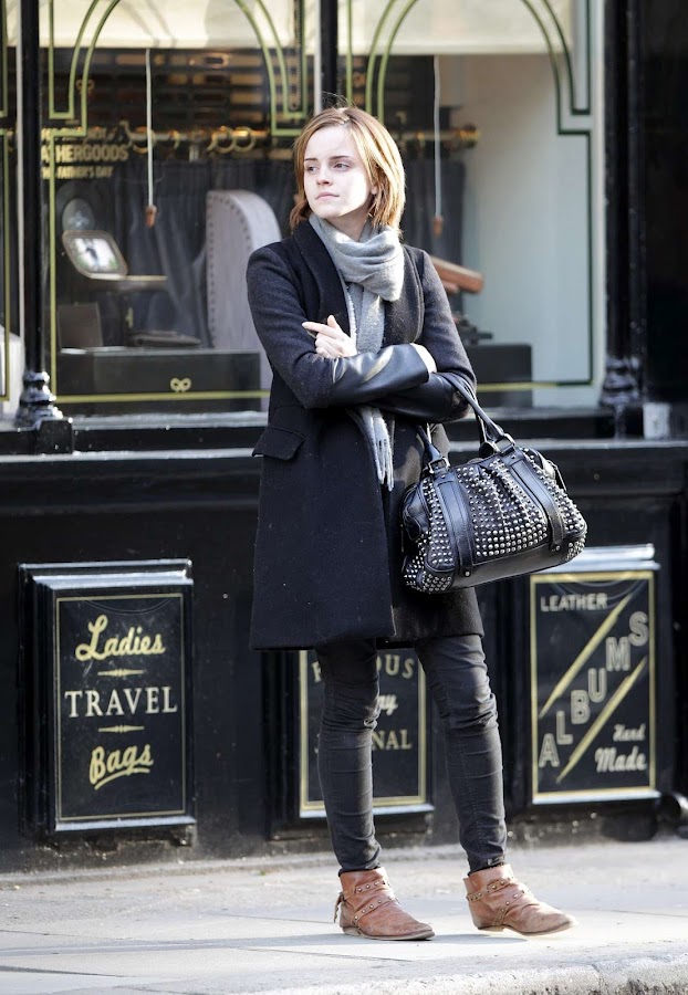 EMMA WATSON Shopping in Chelsea | Just FAB Celebs