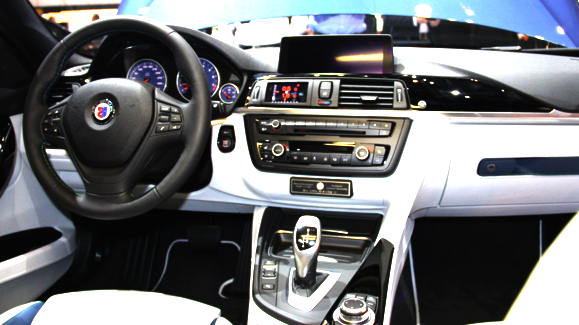 [Image: BMW%2BAlpina%2BB5%2BBiturbo%2BBlue%2B201...no%2B3.jpg]